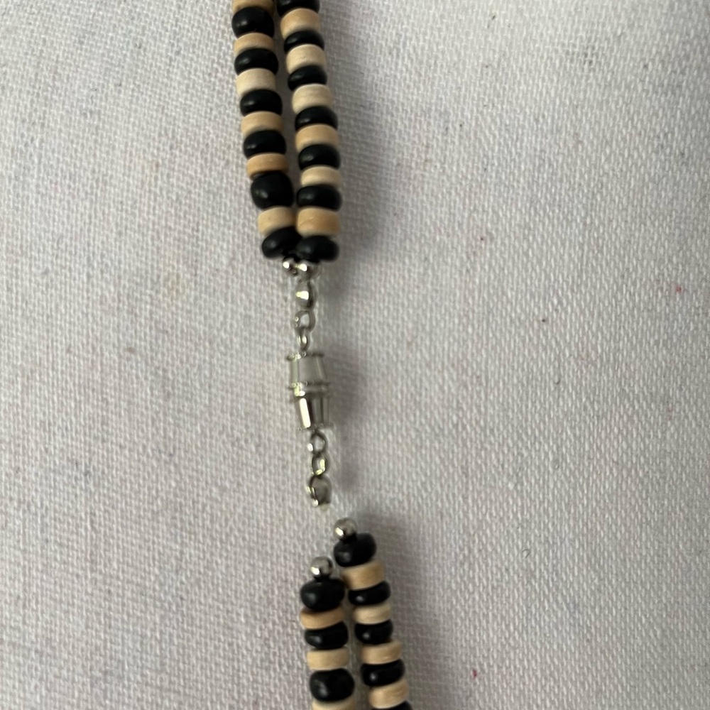 Safari animal necklace and earrings set - Picture 4 of 4